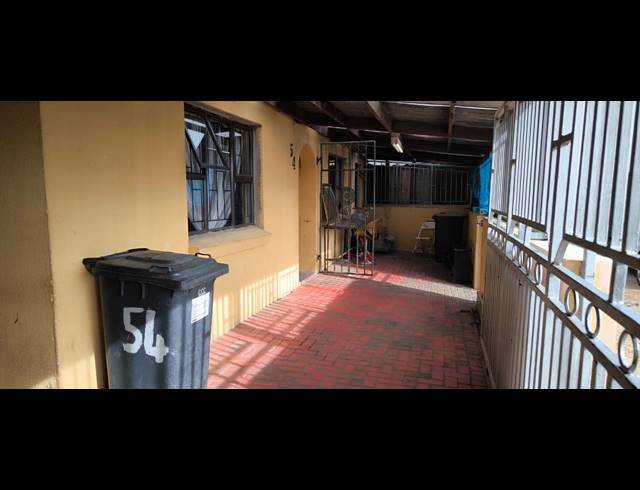 4 BEDROOM HOUSE FOR SALE IN BONTEHEUWEL